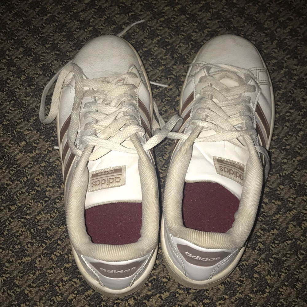 Adidas tennis shoes size 6